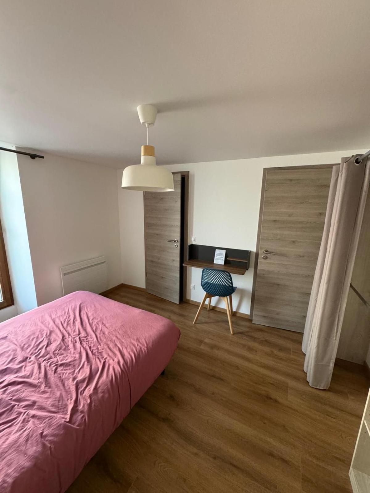 Studio Avec Wc Et Sdb Prives Dans Grande Maison A Cote Du Campus Artem - Thermal Et Parc Des Expos Vandoeuvre-les-Nancy Bagian luar foto